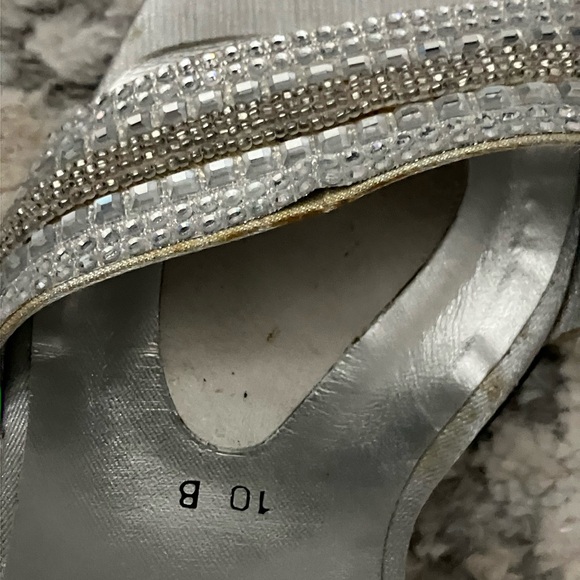 Gorgeous STUART WEITZMAN Vintage Silver Beaded High Heel Slip On’s/Mules Size 10 - Picture 4 of 10